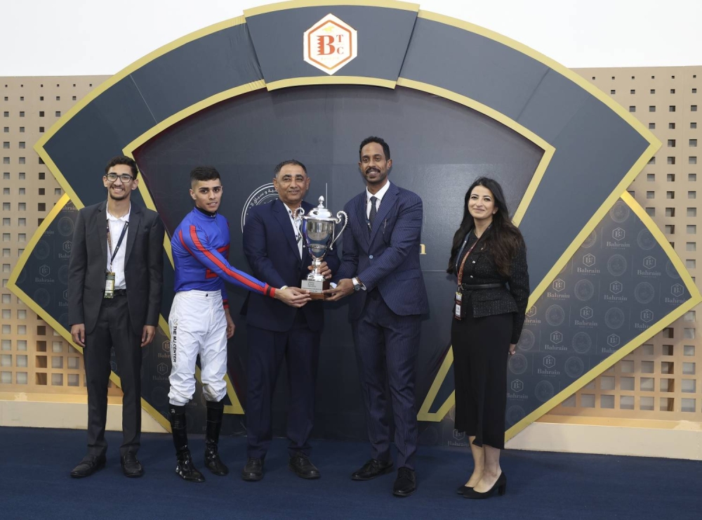 بحضور ناصر بن حمد وعيسى بن سلمان.. انتصارات قوية بأولى كؤوس سباقات الخيل 2025