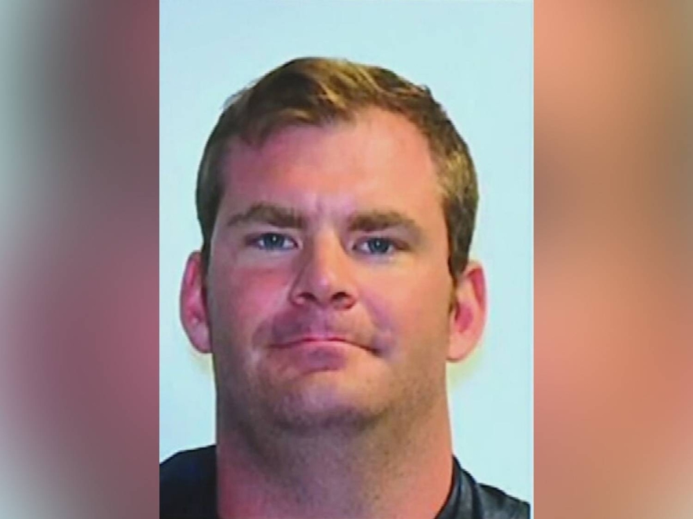 انتحار.. مفاجآت بانفجار &laquo;تسلا&raquo; أمام فندق ترامب