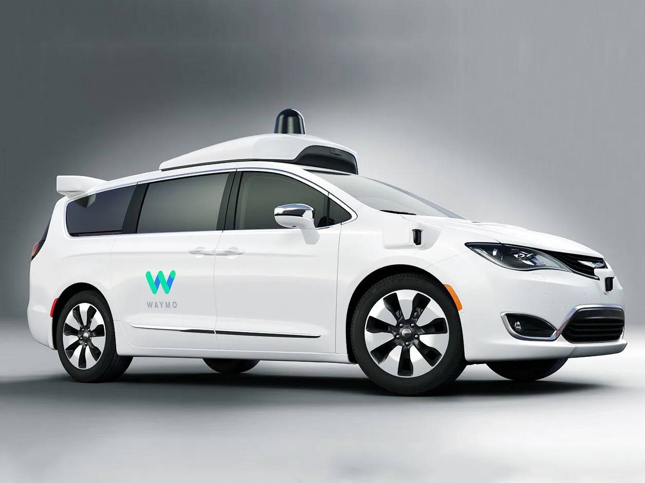 "Waymo" يمنع لصًا من سرقة سيارة ذاتية القيادة