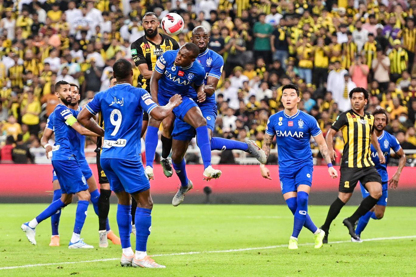 الزعيم يتفوق.. تاريخ مواجهات الهلال واتحاد جدة