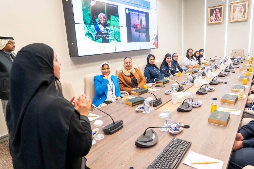 أمانة النواب تستقبل وفد طالبات مدرسة المعارف الحديثة