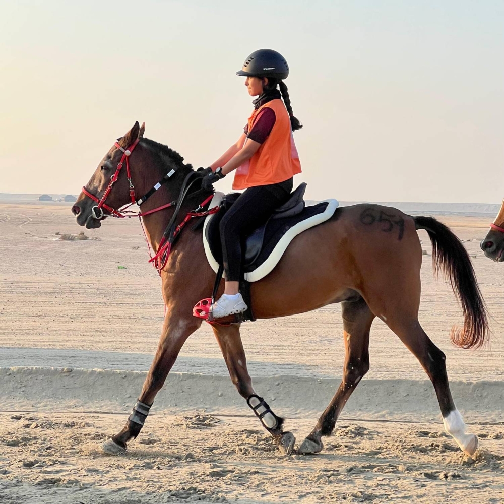 بنات المؤسسة الملكية شيماء والهنوف تشاركان في سباق القدرة