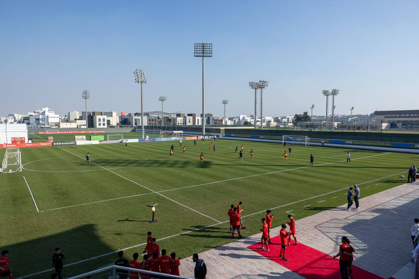 أرسين فينغر يتواجد في البحرين.. إنجاز نوعي لمخطط تطوير المواهب وأكاديمية FIFA للمواهب البحرين