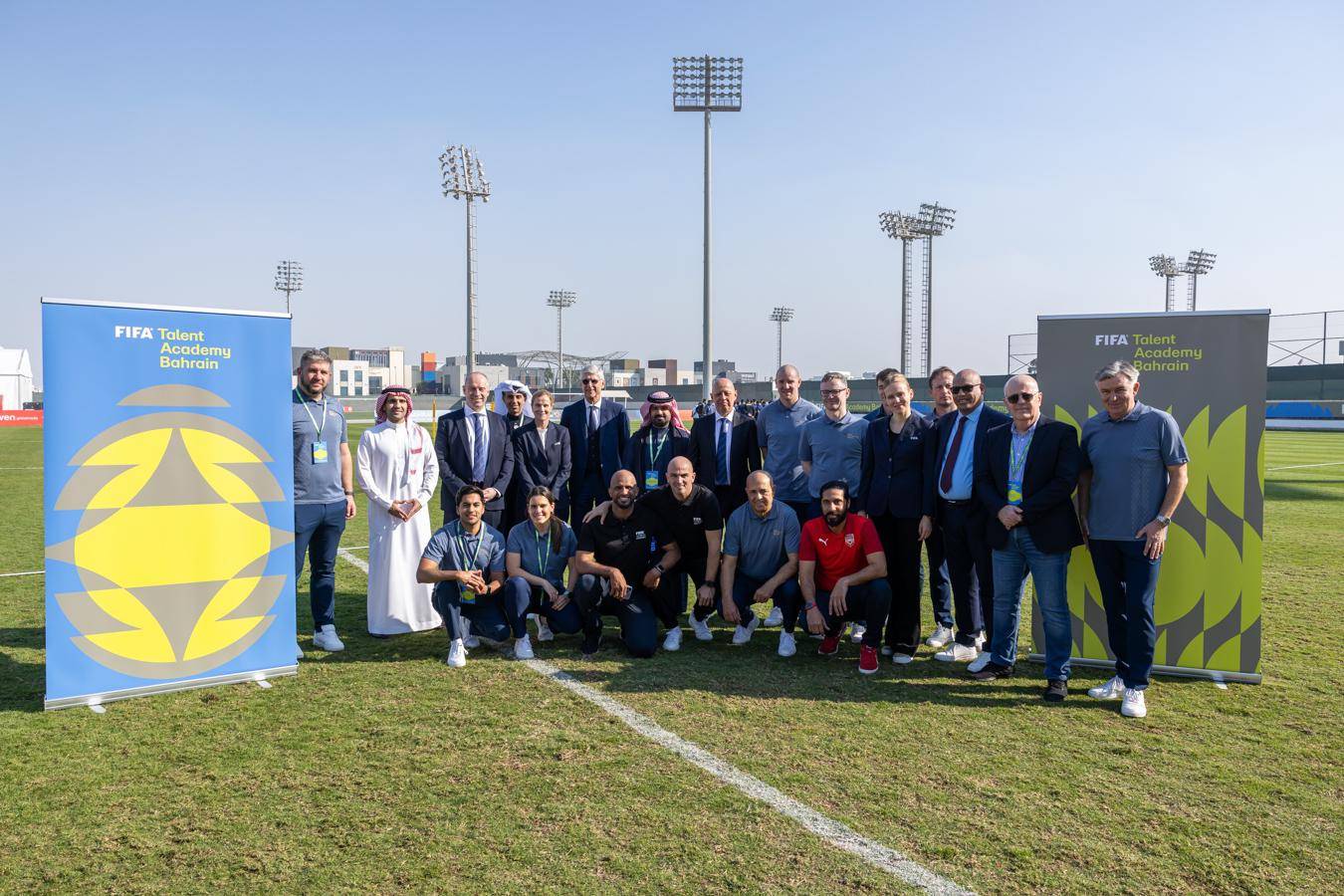 أرسين فينغر يتواجد في البحرين.. إنجاز نوعي لمخطط تطوير المواهب وأكاديمية FIFA للمواهب البحرين