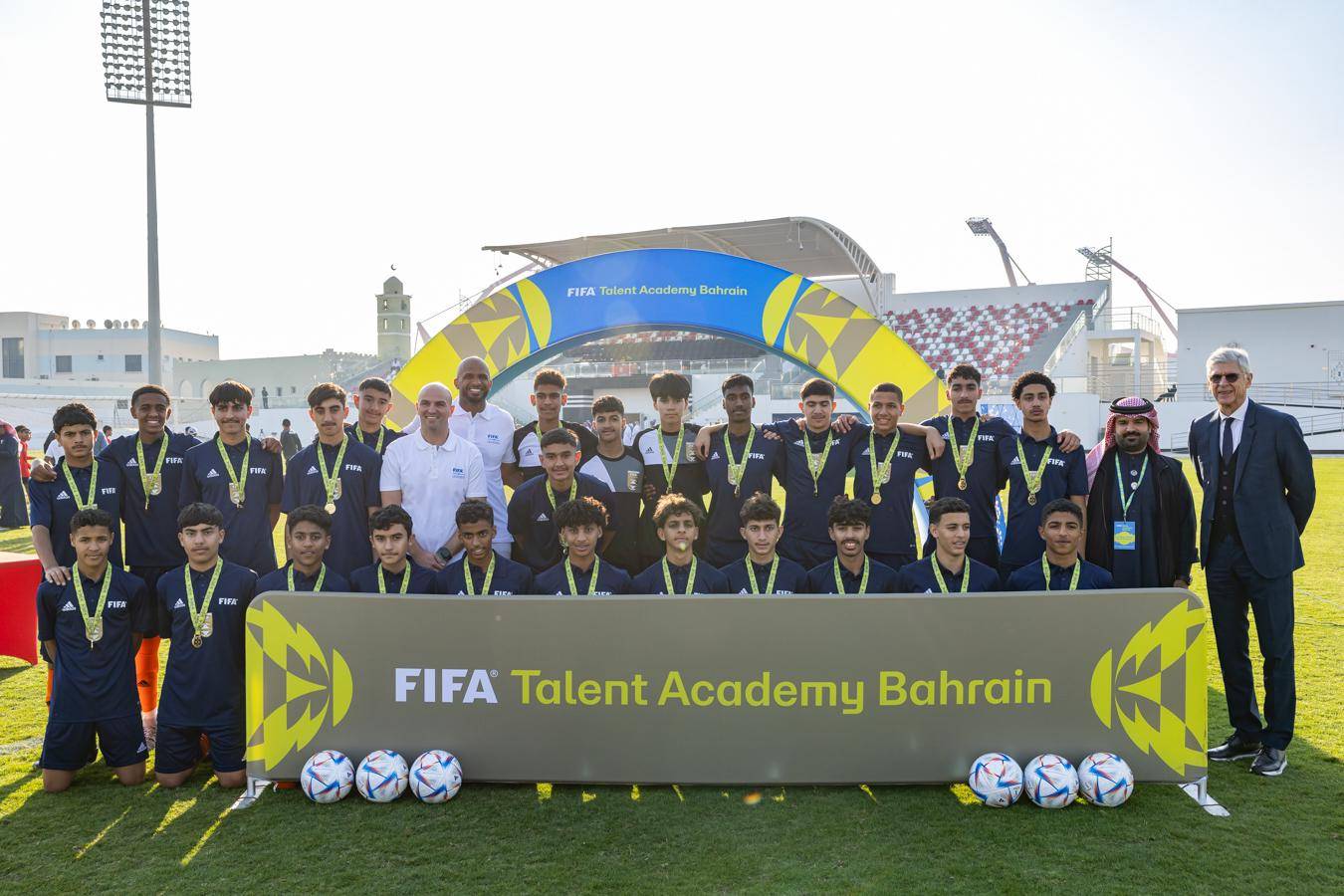 أرسين فينغر يتواجد في البحرين.. إنجاز نوعي لمخطط تطوير المواهب وأكاديمية FIFA للمواهب البحرين