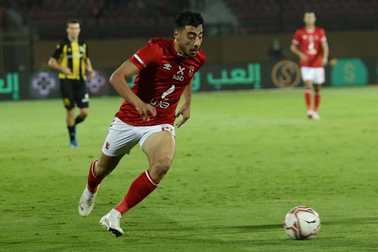 جماهير الأهلي المصري تشن هجوما ضاريا على أكرم توفيق