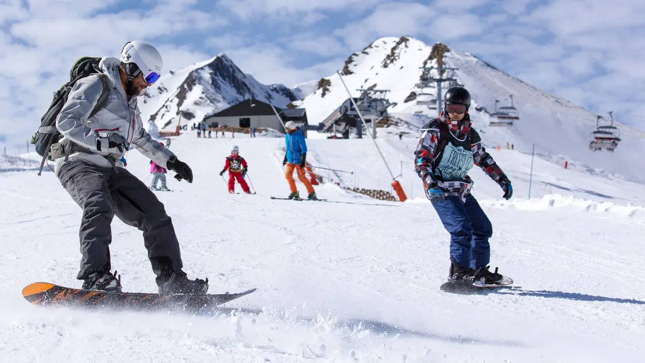 أفضل أماكن للتزلج في الشتاء.. تجربة مثيرة بين جبال الجليد