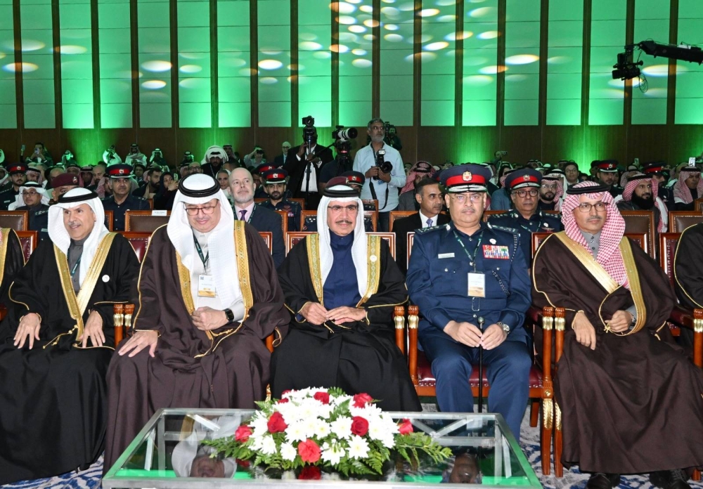 وزير الداخلية يفتتح مؤتمر ومعرض التطوير المهني