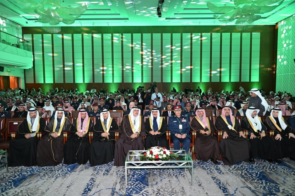 وزير الداخلية يفتتح مؤتمر ومعرض التطوير المهني