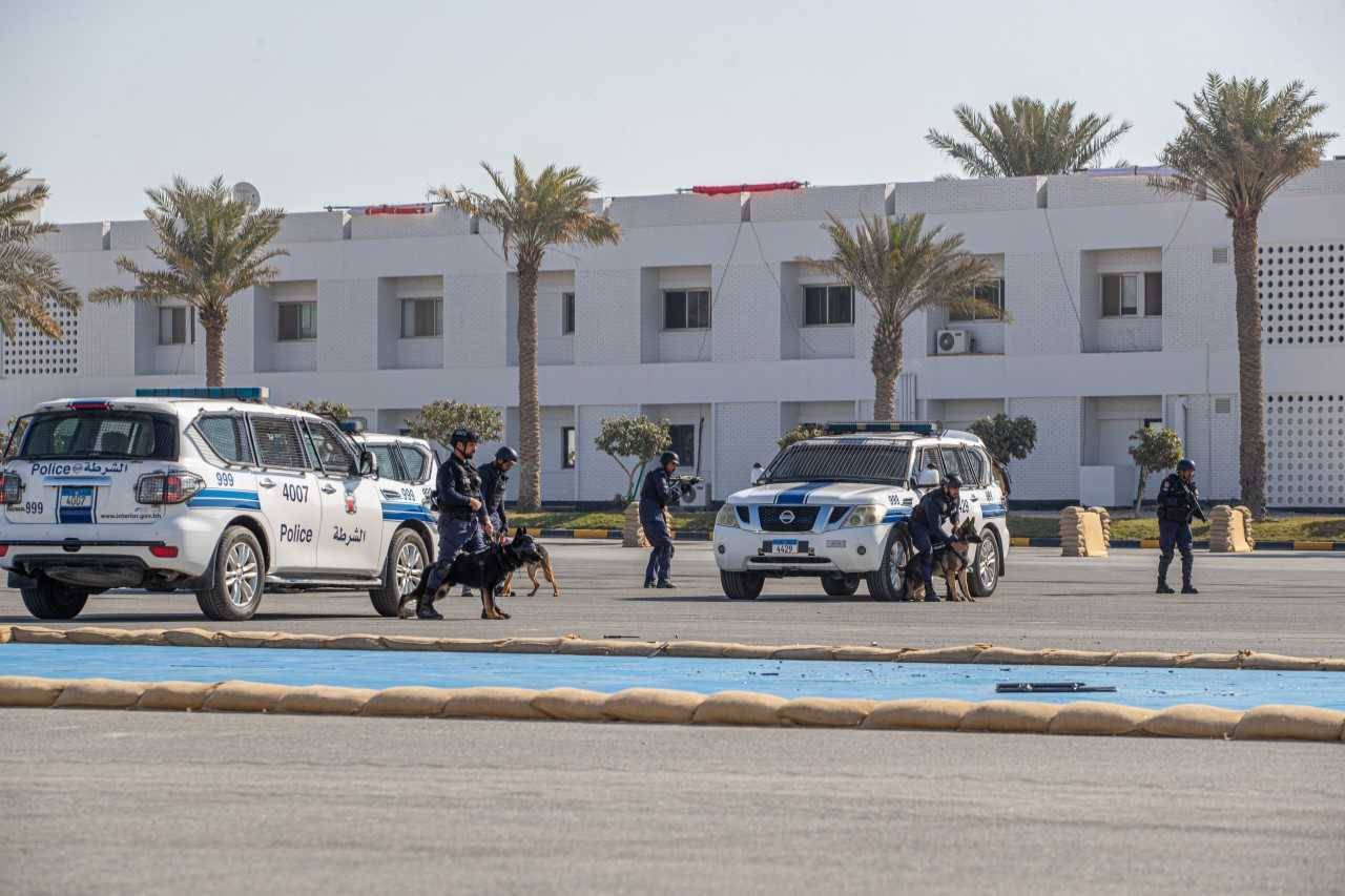 وزير الداخلية يشهد تخريج دورة الصاعقة التأسيسية الـ 38