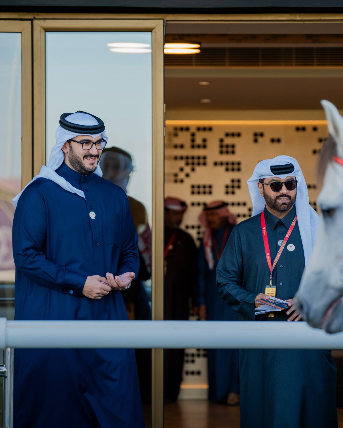 عيسى بن سلمان بن حمد يشهد السباق 14 للخيل &hellip; ونجاح رائع وحضور مميز لـ&rdquo;أمسية رويالتي