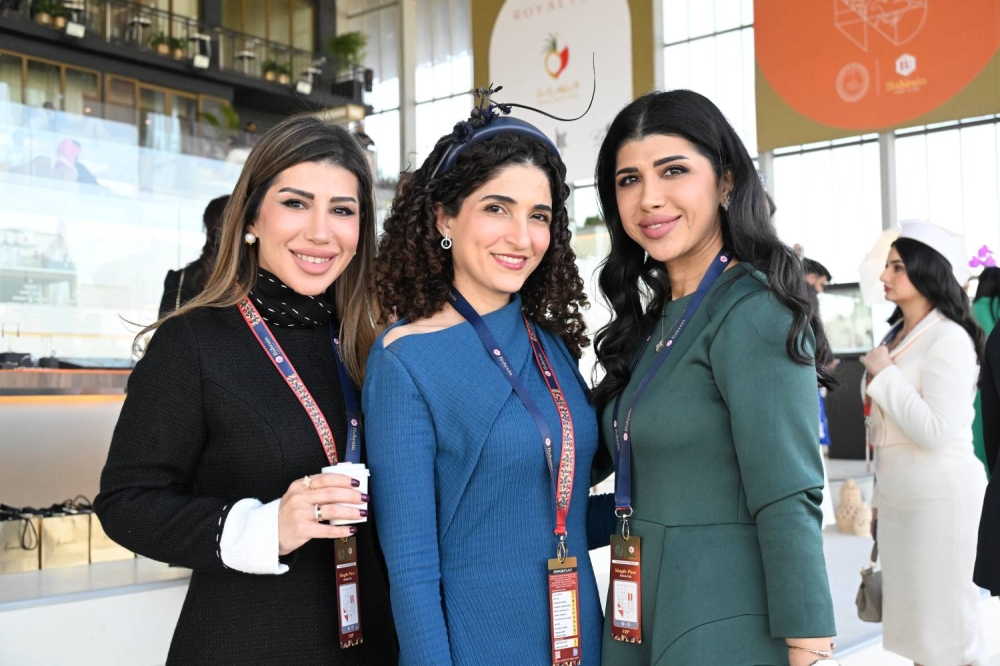 عيسى بن سلمان بن حمد يشهد السباق 14 للخيل &hellip; ونجاح رائع وحضور مميز لـ&rdquo;أمسية رويالتي