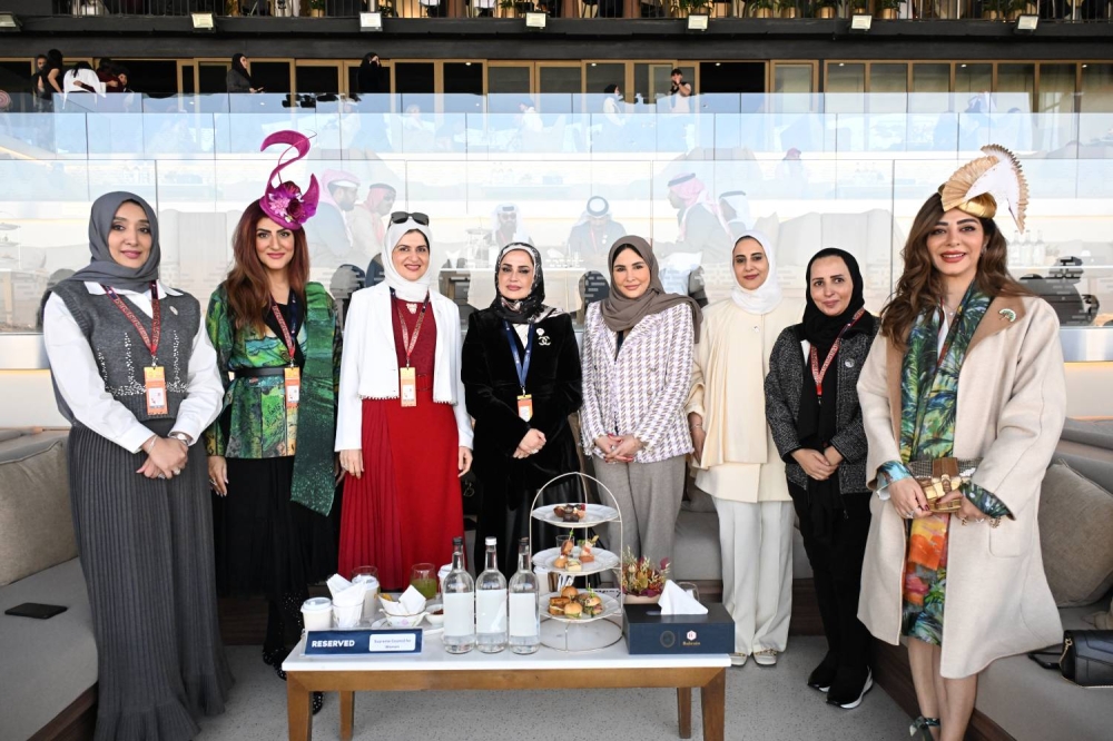 عيسى بن سلمان بن حمد يشهد السباق 14 للخيل &hellip; ونجاح رائع وحضور مميز لـ&rdquo;أمسية رويالتي