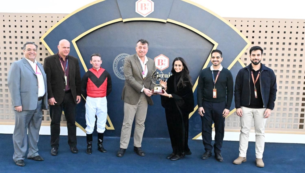 عيسى بن سلمان بن حمد يشهد السباق 14 للخيل &hellip; ونجاح رائع وحضور مميز لـ&rdquo;أمسية رويالتي