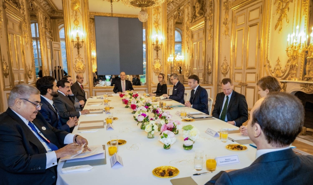 الملك يلتقي الرئيس الفرنسي في العاصمة الفرنسية باريس