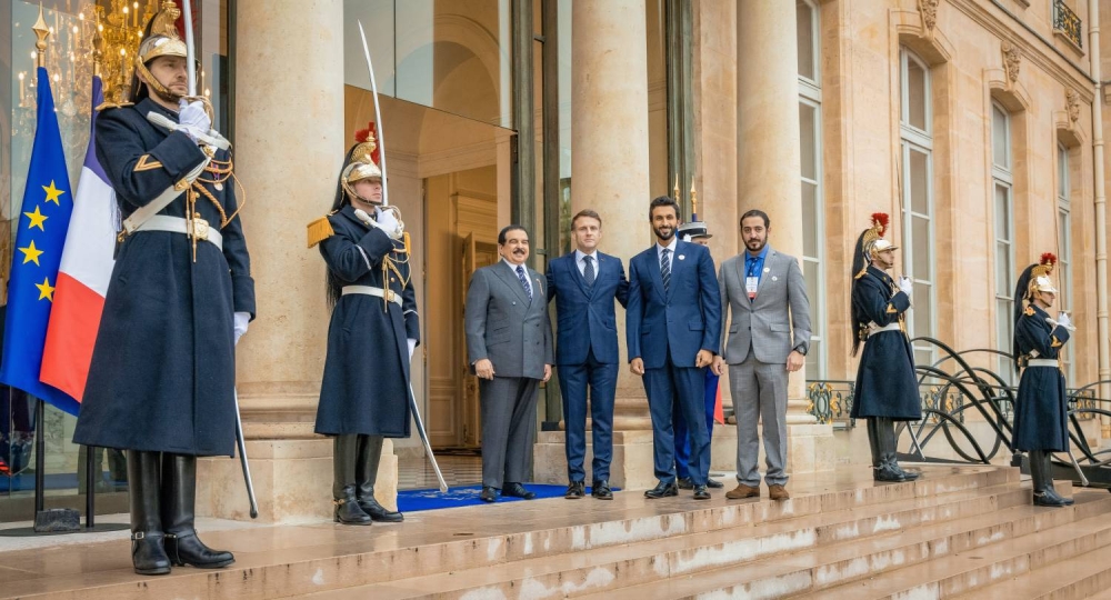 الملك يلتقي الرئيس الفرنسي في العاصمة الفرنسية باريس