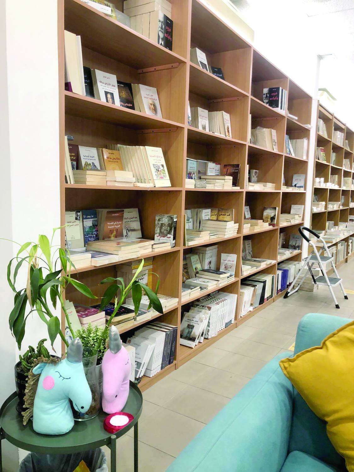 إقبال متزايد من الشباب في البحرين على قراءة الكتب المطبوعة