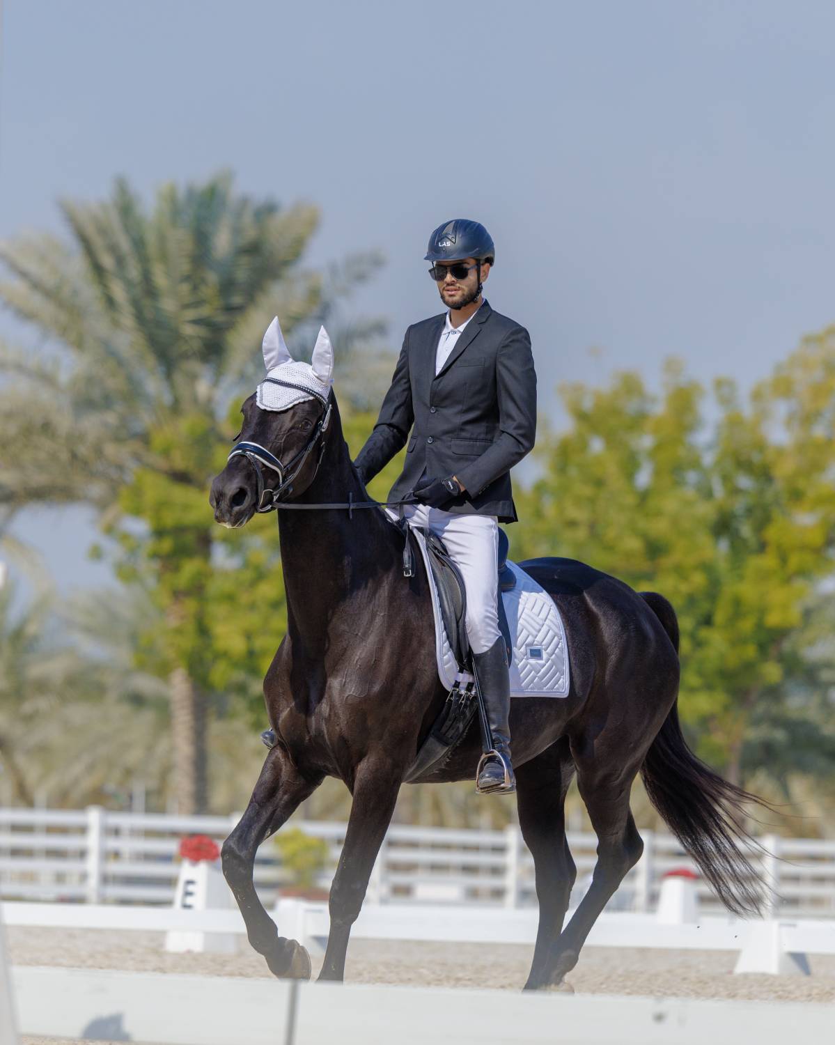 مشاركة واسعة ومنافسة قوية في بطولة الفرسان لترويض الجياد