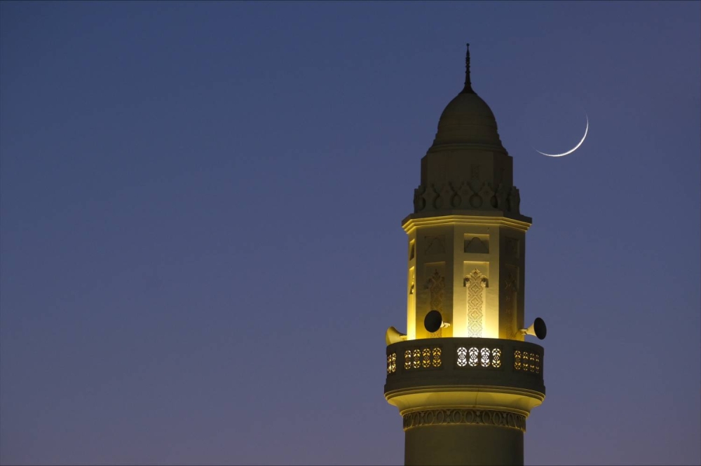 آل عصفور: يوم الجمعة القادم غرة شعبان 1446 هجرية