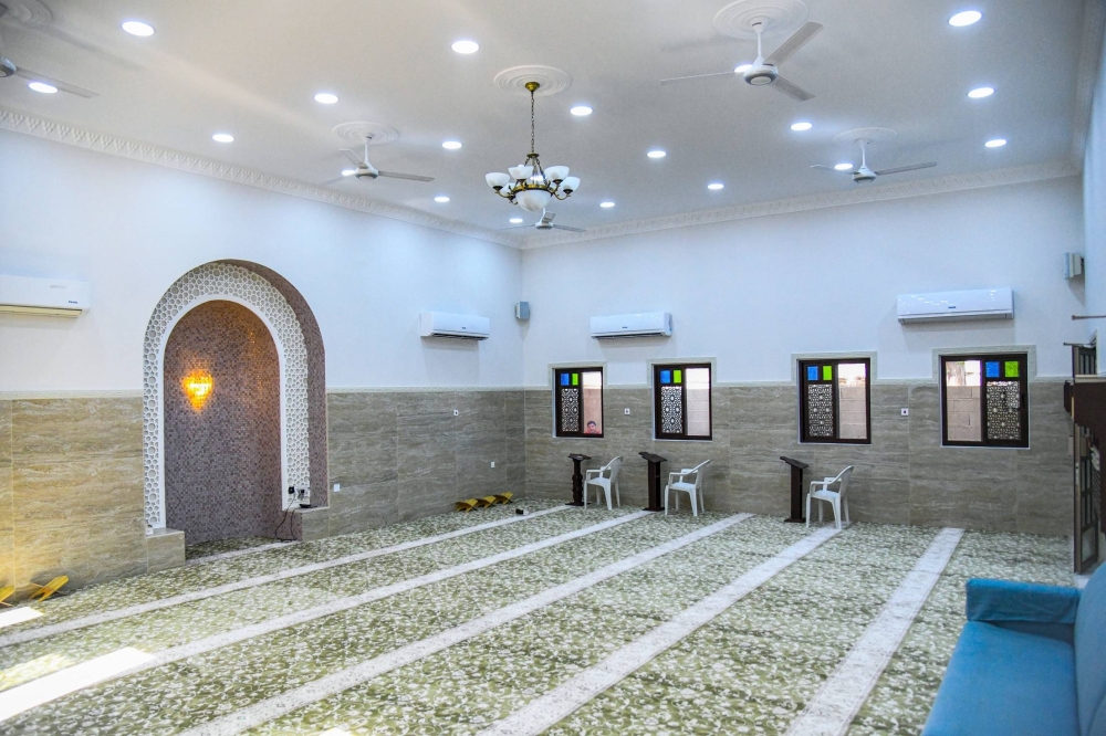 رئيس الأوقاف الجعفرية يفتتح مسجد تاج الدين في منطقة الصالحية