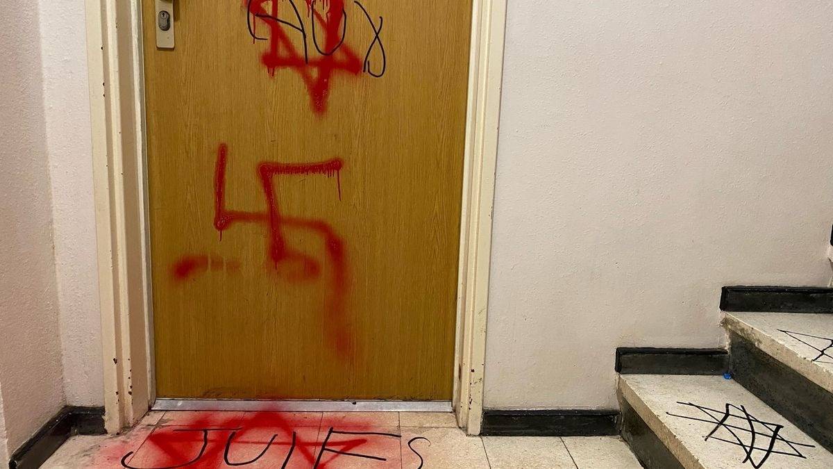 غباؤها فضحها.. فرنسية يهودية تتهم المسلمين بمطاردتها وتحقيقات الشرطة تكشف كذبها