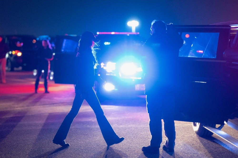 وزيرة الداخلية الأمريكية تشارك في مداهمة لضبط مهاجرين غير شرعيين (فيديو + صور)