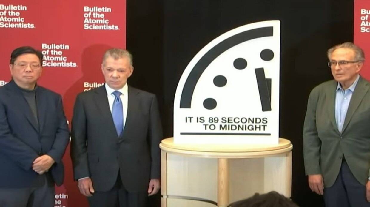 &laquo;89 ثانية&raquo;.. عقارب ساعة يوم القيامة تقترب من منتصف الليل النووي