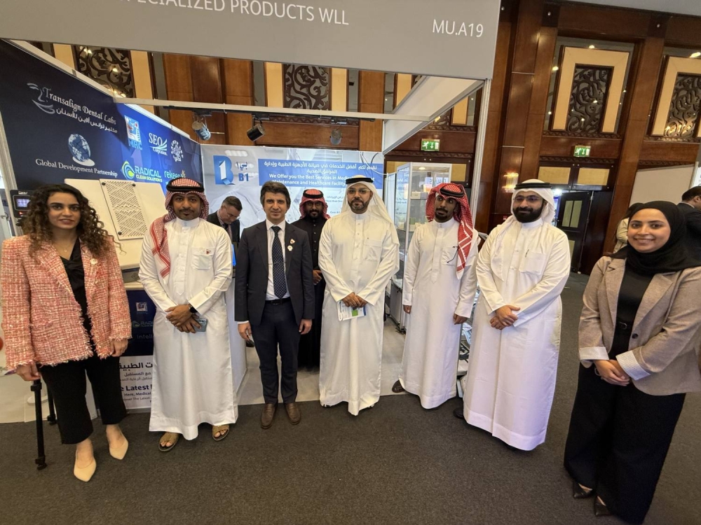 الأنصاري يلتقي عدداً من ممثلي الشركات الطبية خلال زيارته لفعاليات مؤتمر ومعرض الصحة العربي 2025