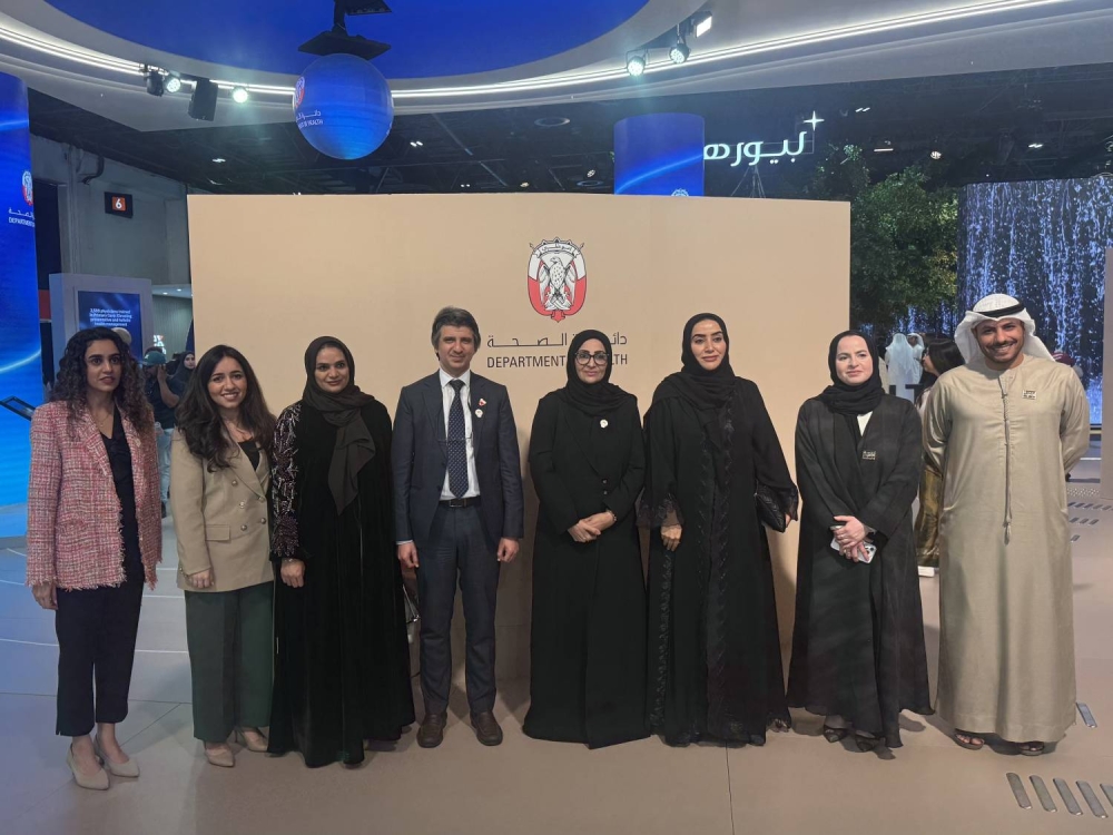 الأنصاري يلتقي عدداً من ممثلي الشركات الطبية خلال زيارته لفعاليات مؤتمر ومعرض الصحة العربي 2025