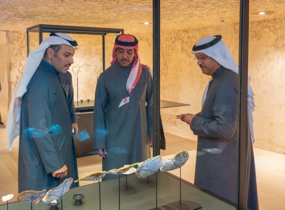 وزير الإعلام بالمملكة العربية السعودية يزور موقع مسار اللؤلؤ