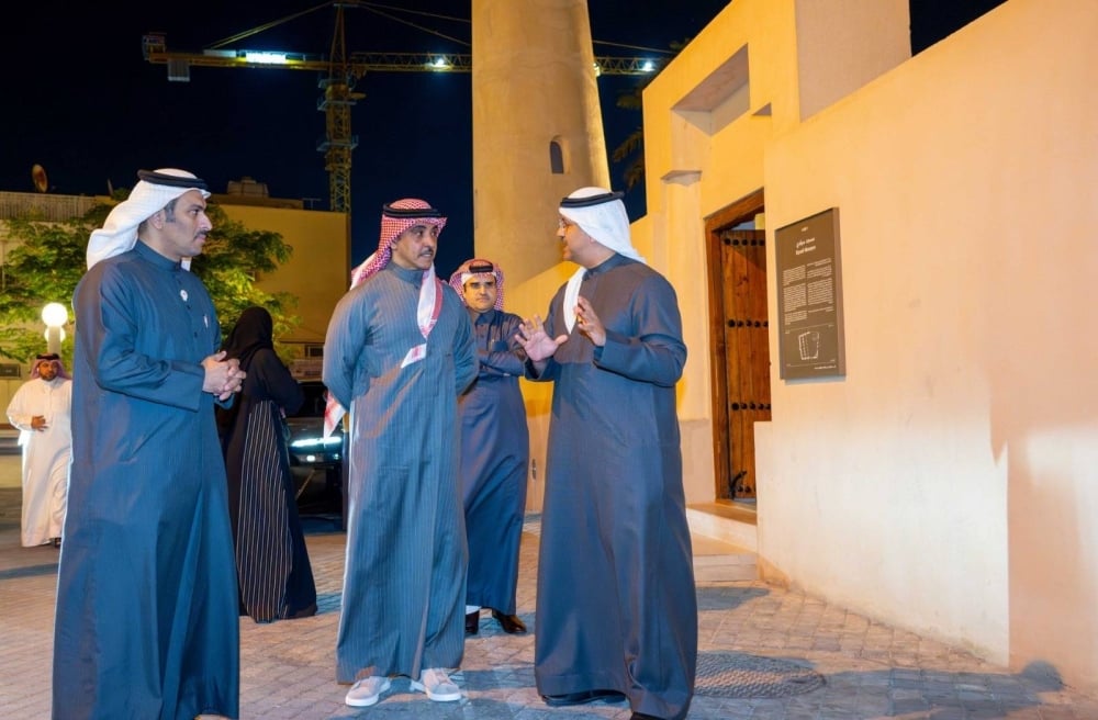 وزير الإعلام بالمملكة العربية السعودية يزور موقع مسار اللؤلؤ