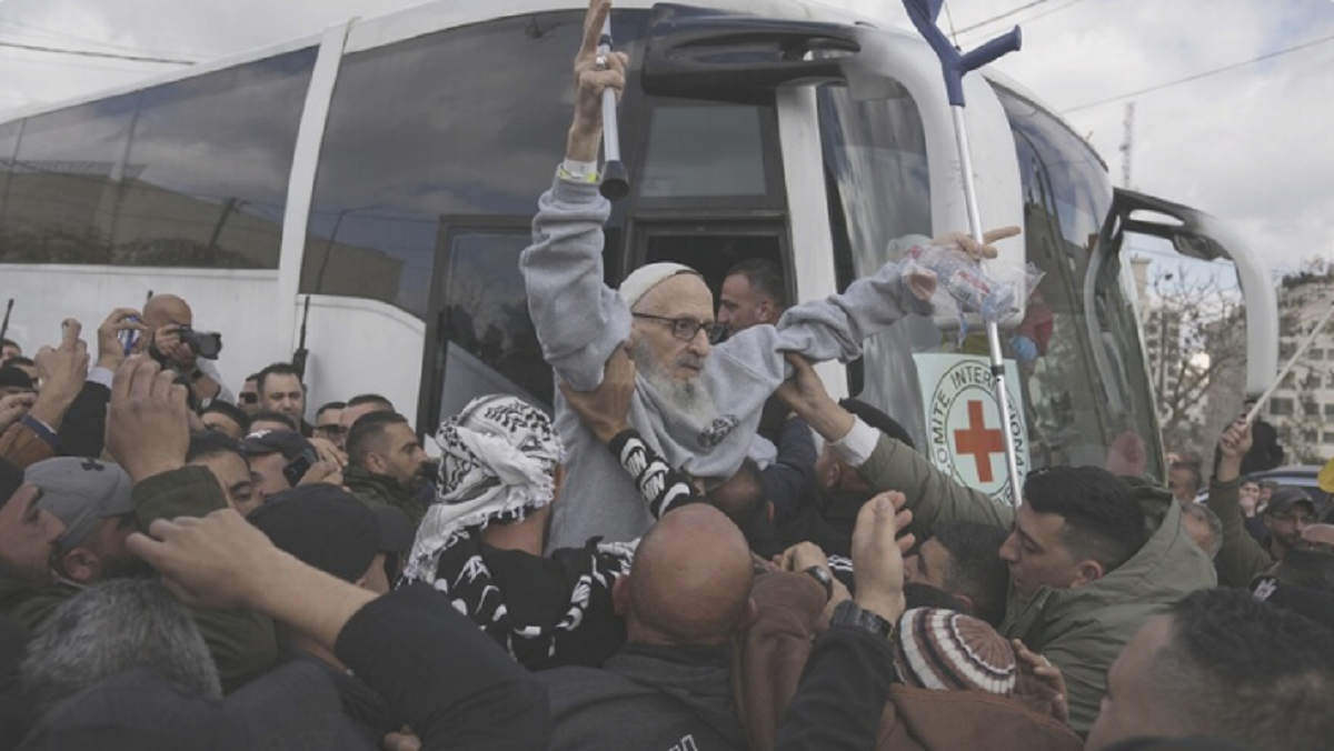 إسرائيل تفرج عن الأسرى الفلسطينيين في التبادل الرابع