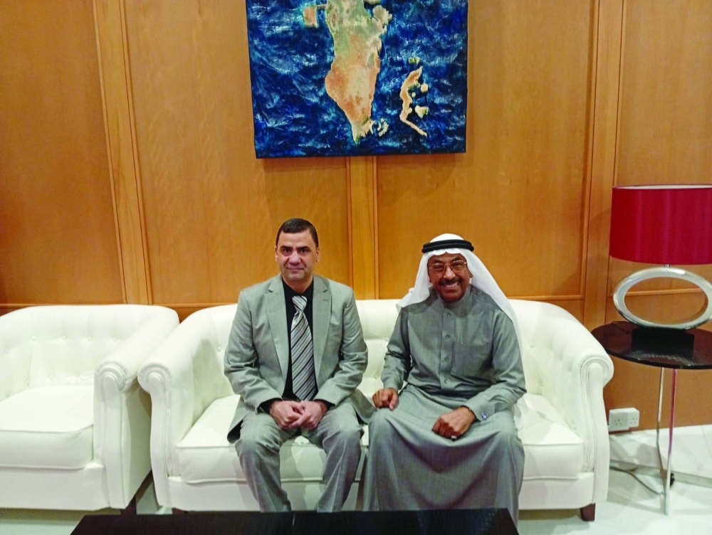 روى قصة 5 عقود من الشعر والفولكلور.. علي خليفة: حكايات الوالد عن البحر ومواويل الأم الينبوع الأول لموهبتي الشعرية