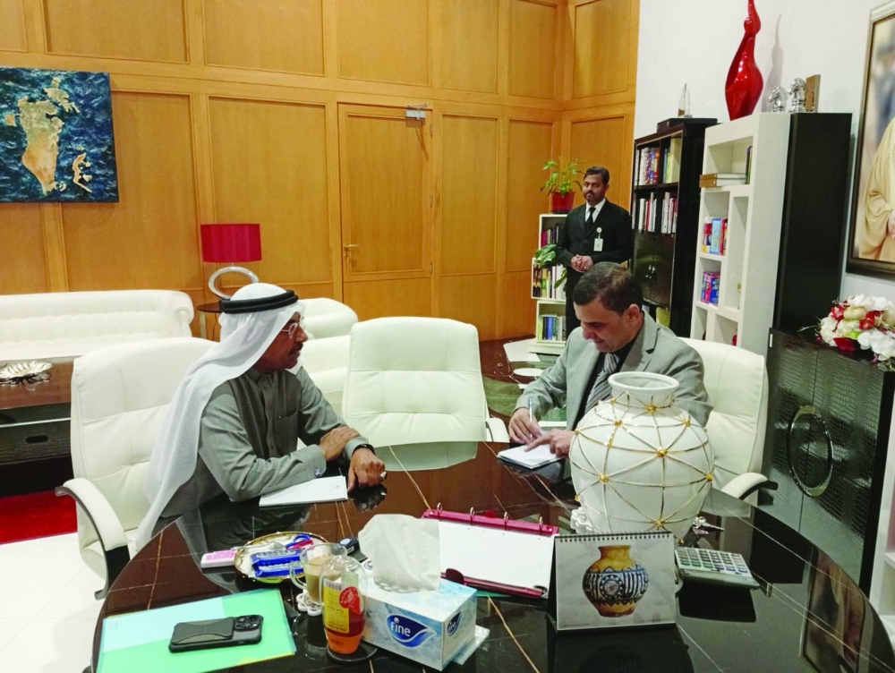 روى قصة 5 عقود من الشعر والفولكلور.. علي خليفة: حكايات الوالد عن البحر ومواويل الأم الينبوع الأول لموهبتي الشعرية