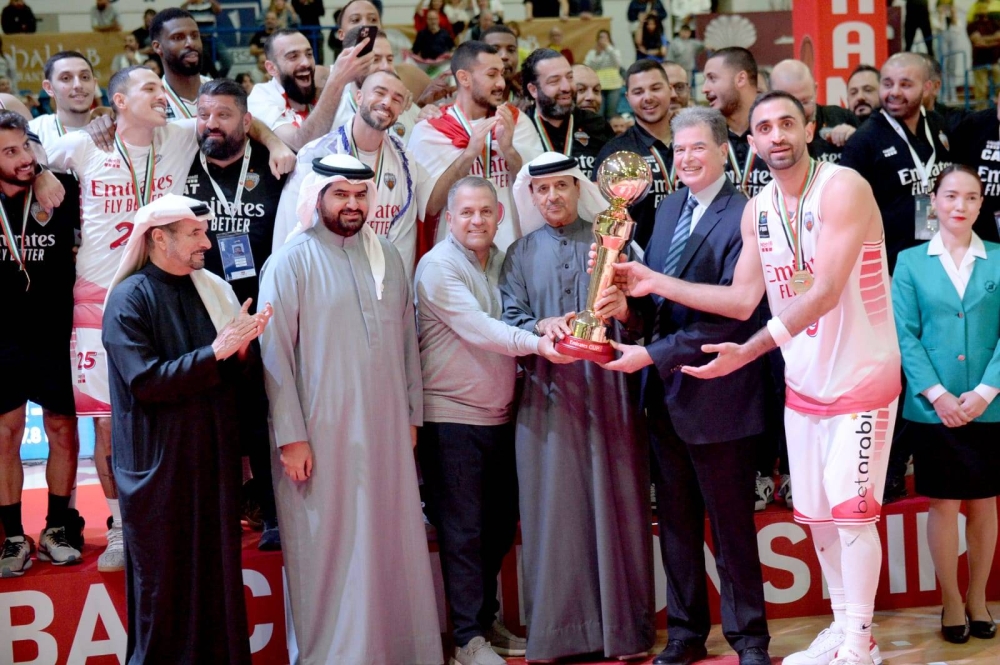 عيسى بن علي يشهد ختام بطولة دبي الدولية لكرة السلة