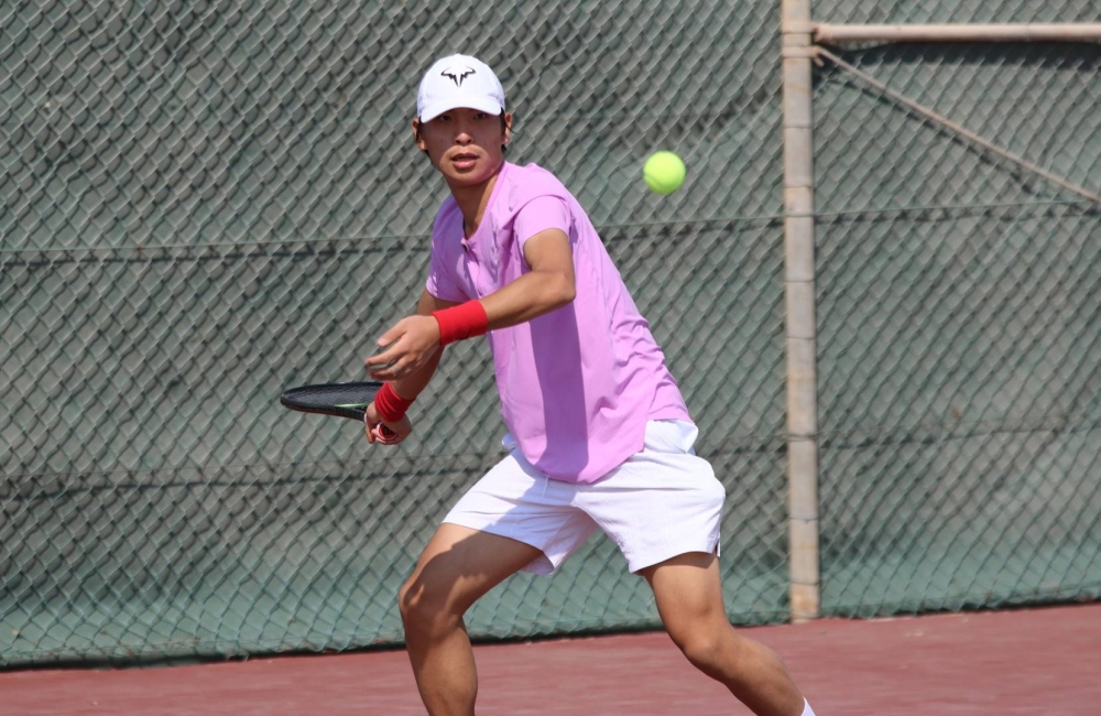 بداية قوية للدور الرئيسي لبطولة الاتحاد الدولي للتنس للناشئين