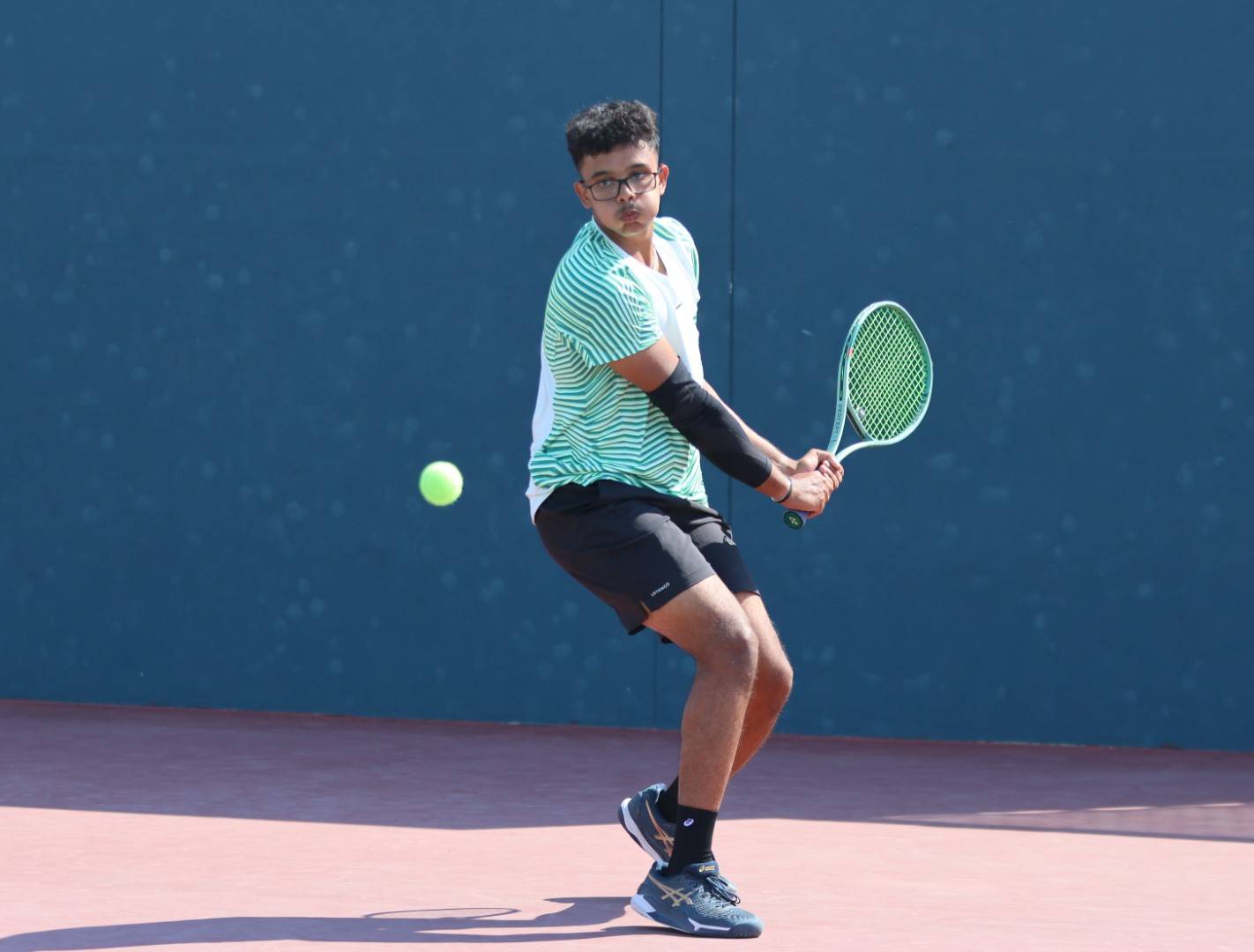 بداية قوية للدور الرئيسي لبطولة الاتحاد الدولي للتنس للناشئين