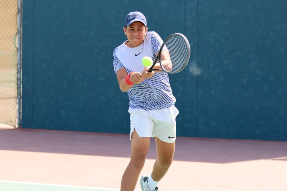 اللبناني بيدان يفجر مفاجأة مدوية ويقصي حامل اللقب من الدور الأول