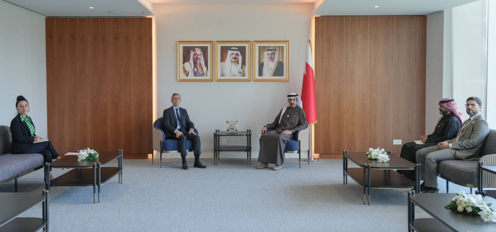 وزير المواصلات والاتصالات يستقبل السفير الفرنسي لدى البحرين