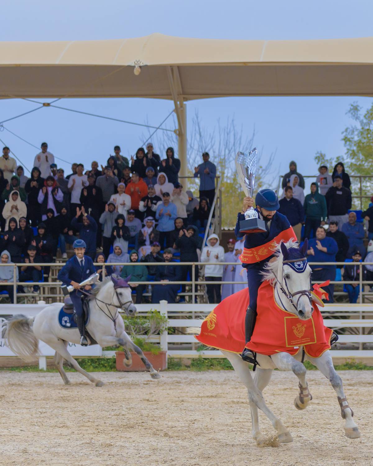 نيابة عن ناصر بن حمد.. فيصل بن راشد يتوج أبطال بطولة ناصر بن حمد الدولية لقفز الحواجز