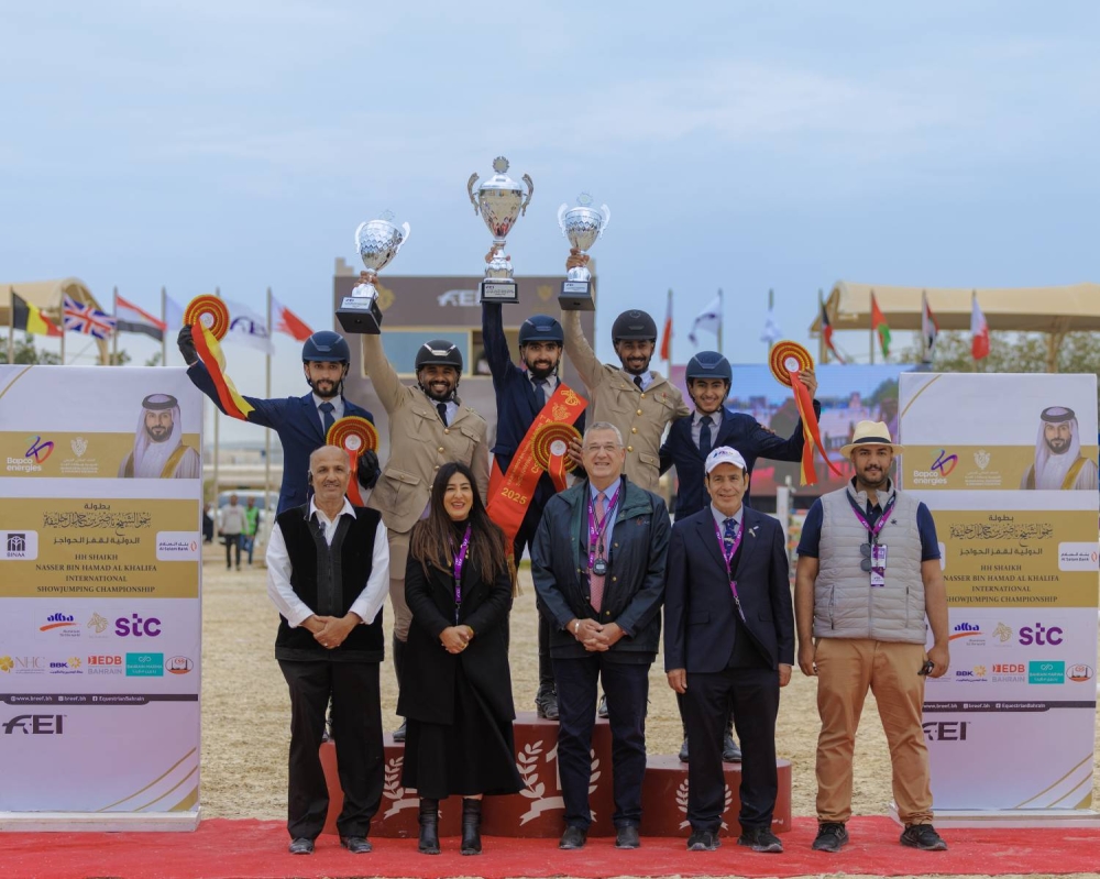 نيابة عن ناصر بن حمد.. فيصل بن راشد يتوج أبطال بطولة ناصر بن حمد الدولية لقفز الحواجز