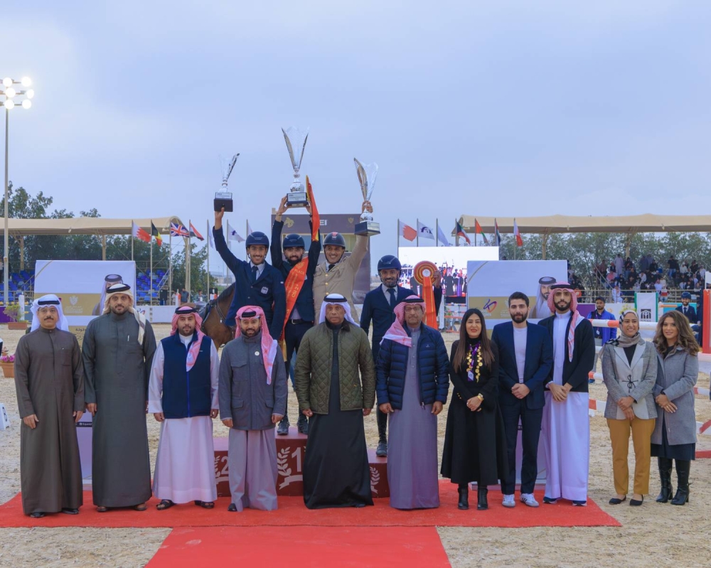 نيابة عن ناصر بن حمد.. فيصل بن راشد يتوج أبطال بطولة ناصر بن حمد الدولية لقفز الحواجز