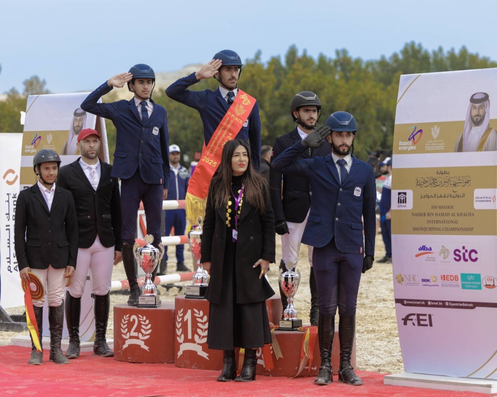 نيابة عن ناصر بن حمد.. فيصل بن راشد يتوج أبطال بطولة ناصر بن حمد الدولية لقفز الحواجز