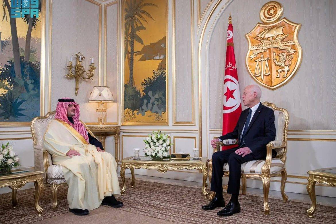 الرئيس التونسي يستقبل وزير الداخلية السعودي لبحث تعزيز العلاقات الثنائية والتعاون الأمني