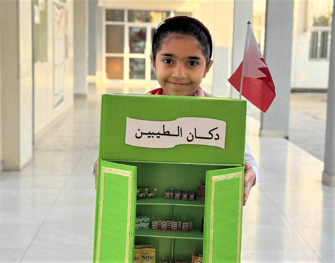 المعلمة حصة الذوادي تربط تعزيز المواطنة بإعادة التدوير وحماية البيئة