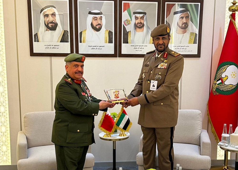 مدير أركان الحرس الوطني يلتقي بقائد الحرس الوطني الإماراتي