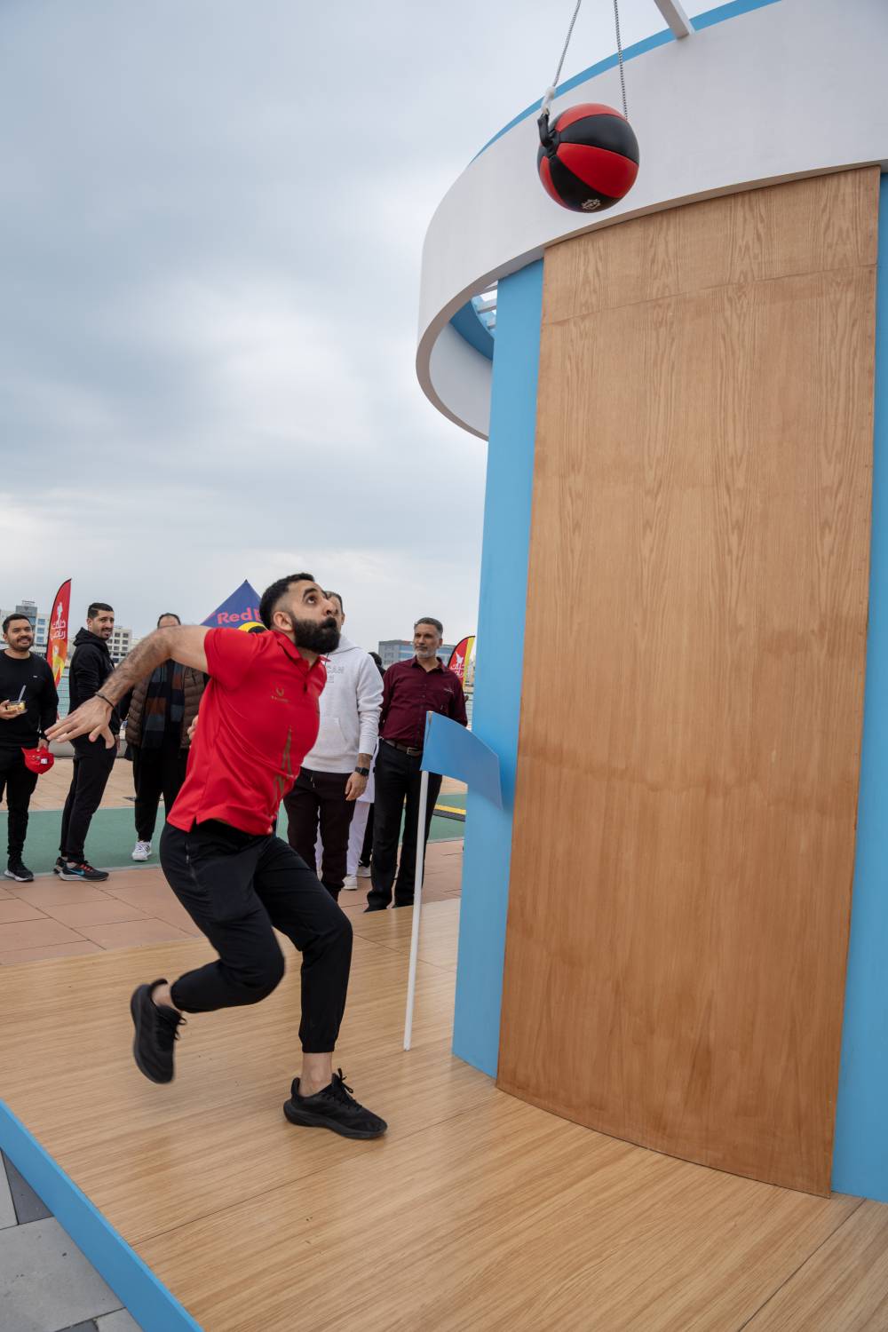 رئيس هيئة الكهرباء والماء: تخصيص يوم رياضي يعد تجسيداً لاهتمام الحكومة بتعزيز دور الرياضة