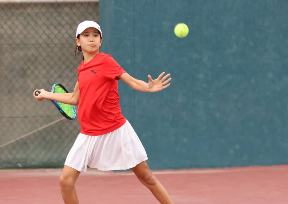 سريلانكا واندونيسيا تتأهلان إلى التصفيات النهائية لبطولة الاتحاد الدولي للتنس للناشئات