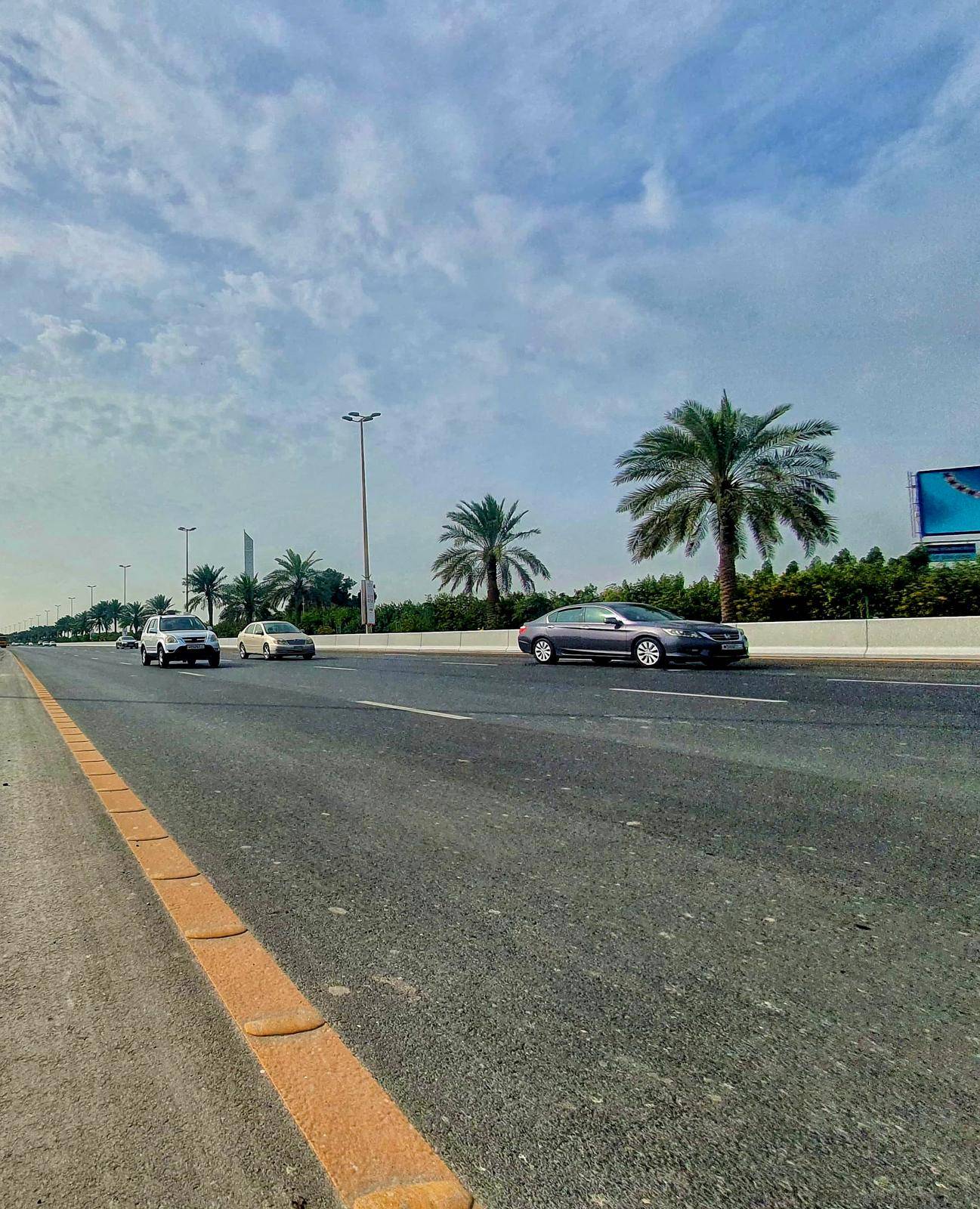 "الأشغال": الانتهاء من أعمال الطرق بمشروع توسعة شارع الشيخ خليفة بن سلمان