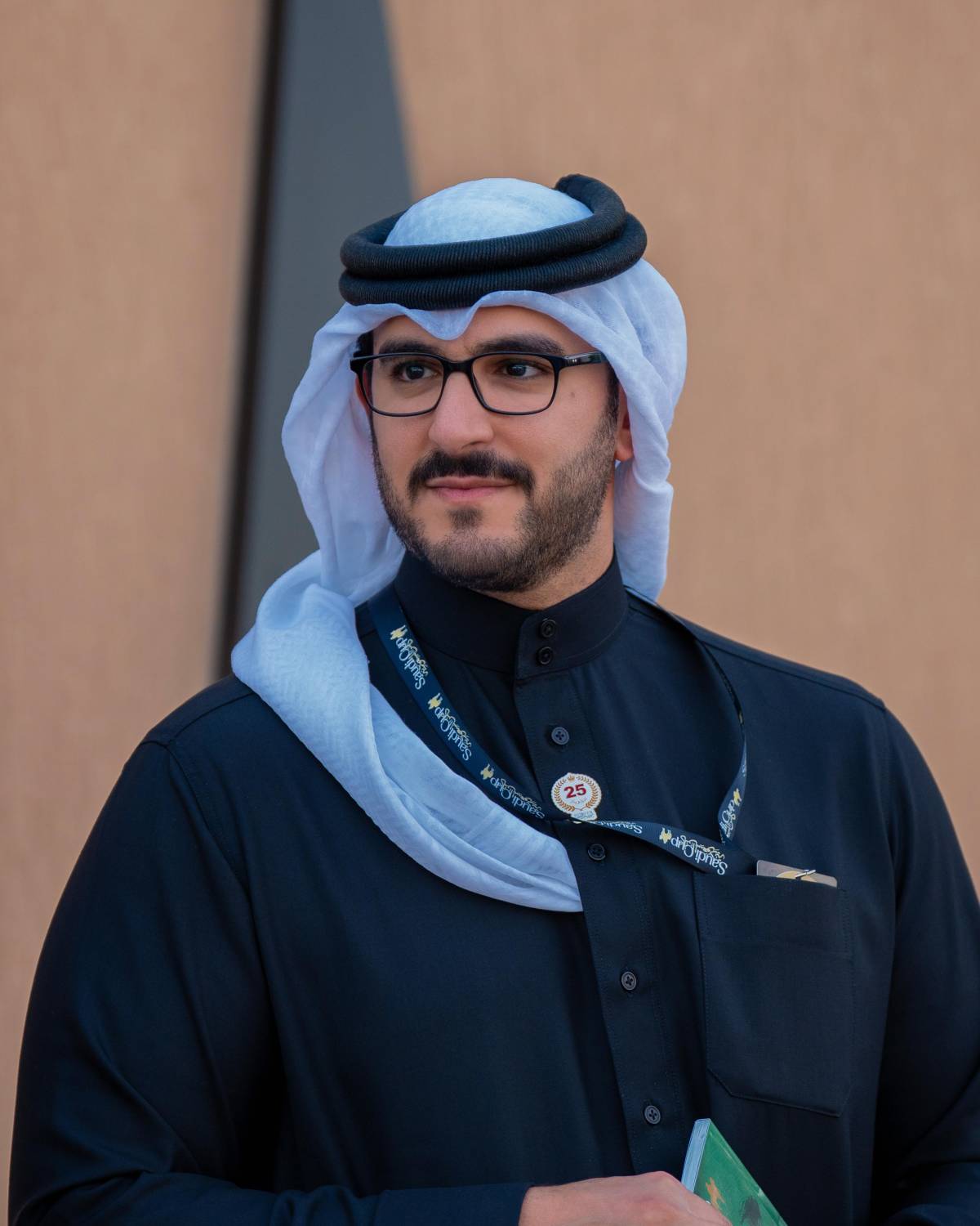 عيسى بن سلمان بن حمد يحضر سباق كأس السعودية العالمي للخيل